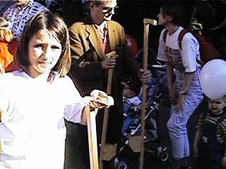 FEleu06.jpg (18594 Byte)