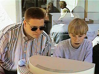 FEleu12a.jpg (19495 Byte)